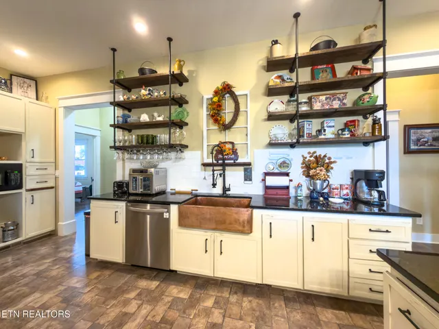 $1,150,000 | 791 Highway 113, White Pine, TN 37890