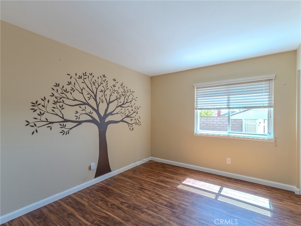 1302 Via Vista Riverside, CA 92506 - Photo 11 of 29 Downstairs bedroom with French Doors