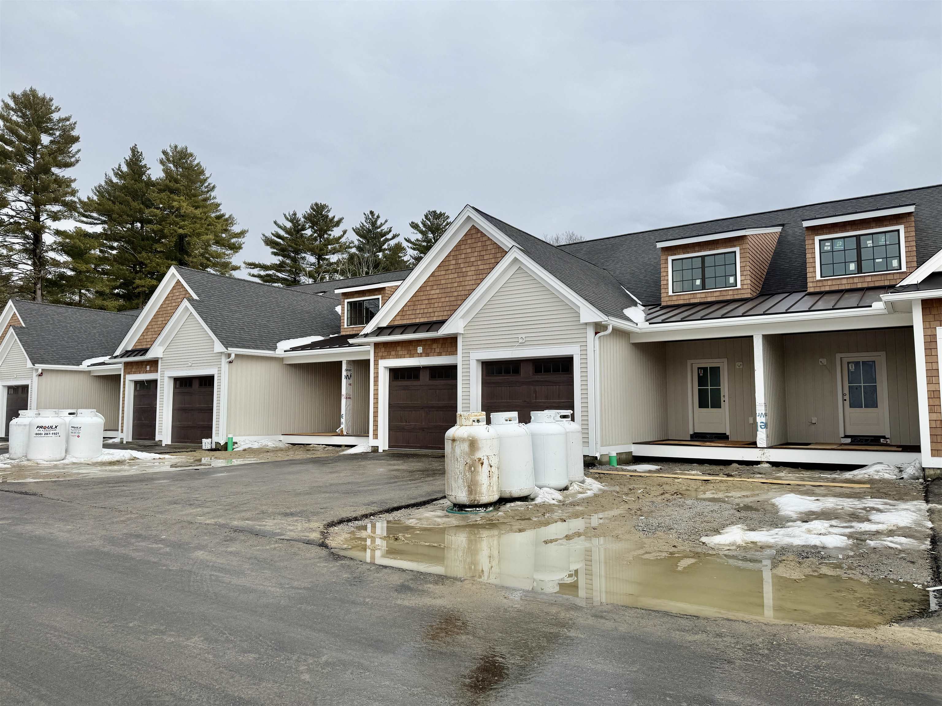 23 Main Street, Unit 4 Candia, NH 03034 - Photo 2 of 26