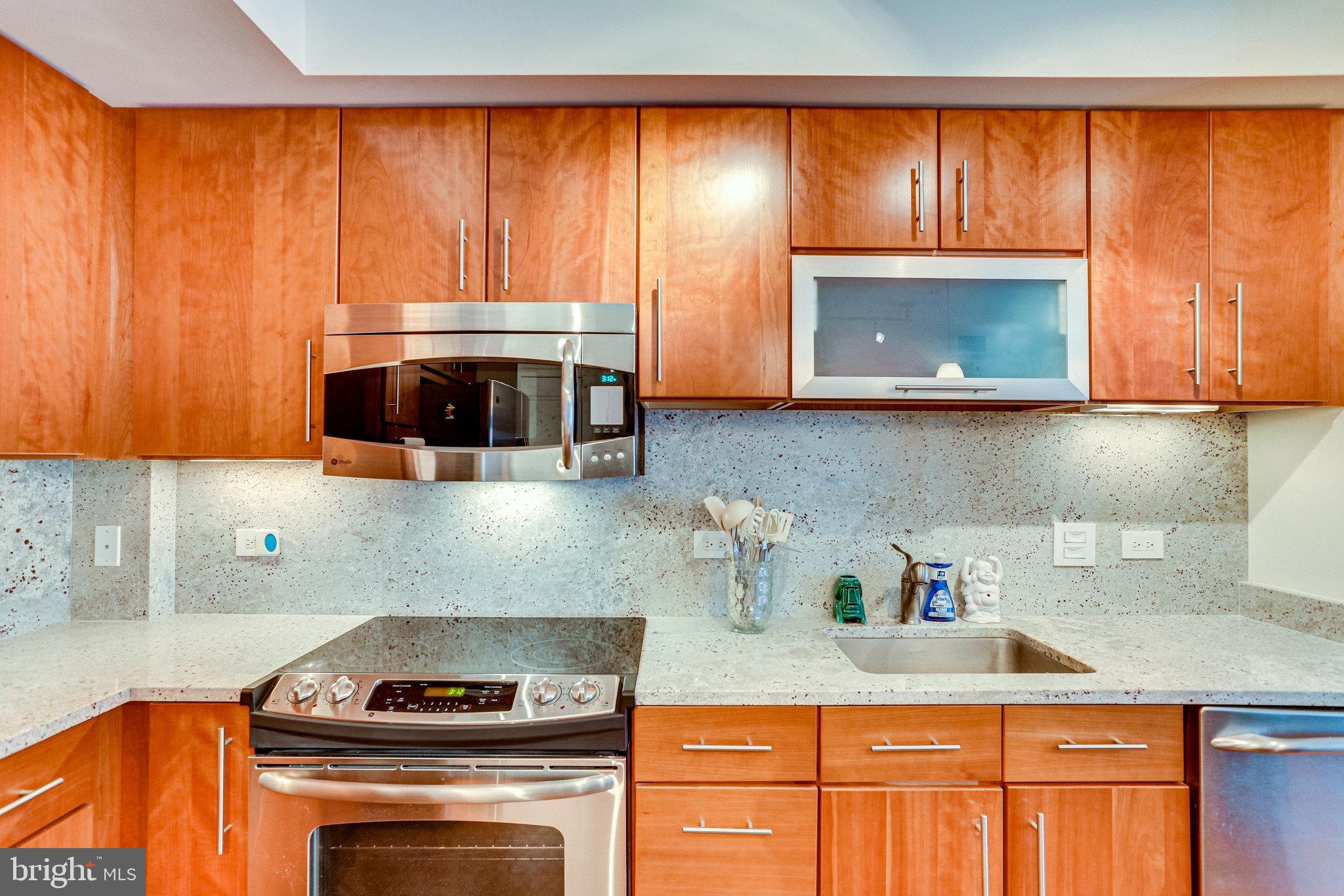 1025 First Street Southeast, Unit 801 Washington, DC 20003 - Photo 9 of 55 High-end kitchen w/ stainless and granite!