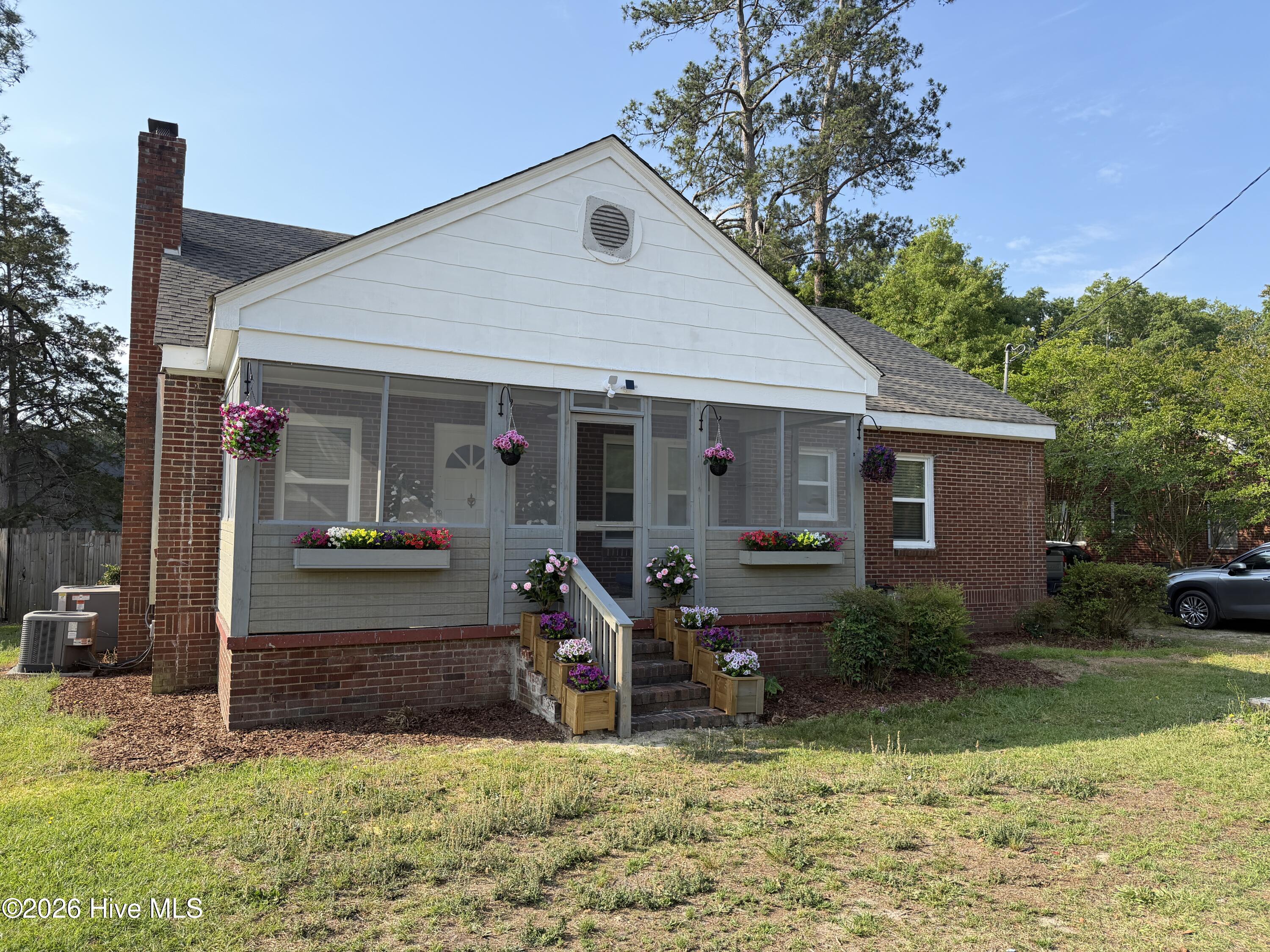 225 Gordon Street Thomson, GA 30824 - Photo 2 of 35 IMG_0819
