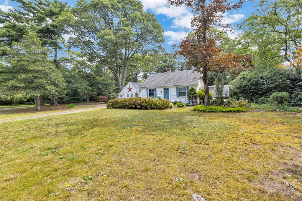 112 Osterville West Barnstable Road Barnstable, MA 02655 - Photo 4 of 30 Gallery Image 4