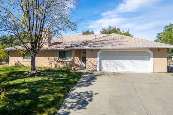$415,000 | 14978 Oak Knoll Drive, Red Bluff, CA 96080