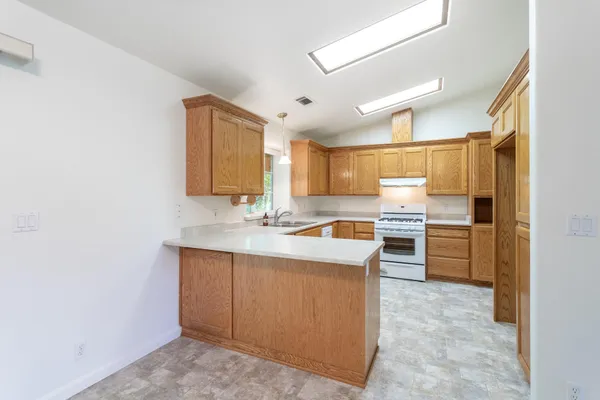 $415,000 | 14978 Oak Knoll Drive, Red Bluff, CA 96080