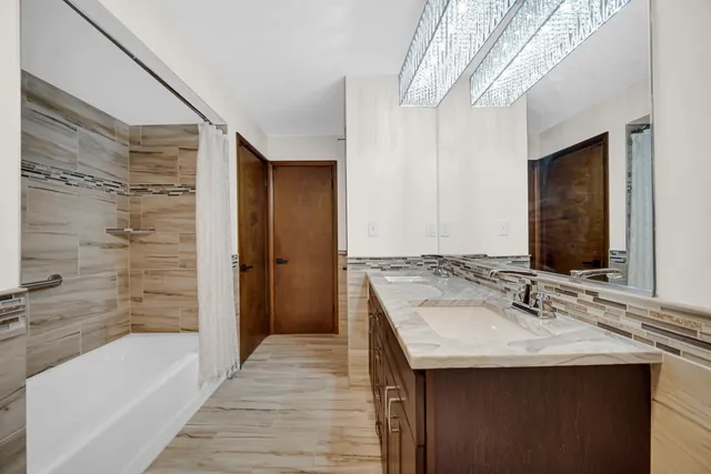 $385,000 | 8760 Madison Avenue, Munster, IN 46321