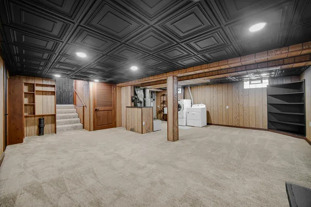 $385,000 | 8760 Madison Avenue, Munster, IN 46321