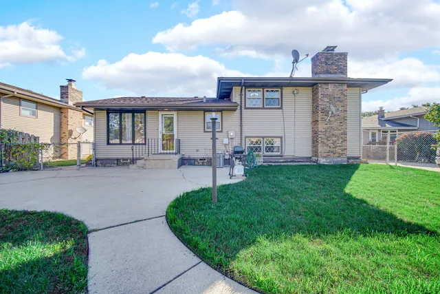 $385,000 | 8760 Madison Avenue, Munster, IN 46321