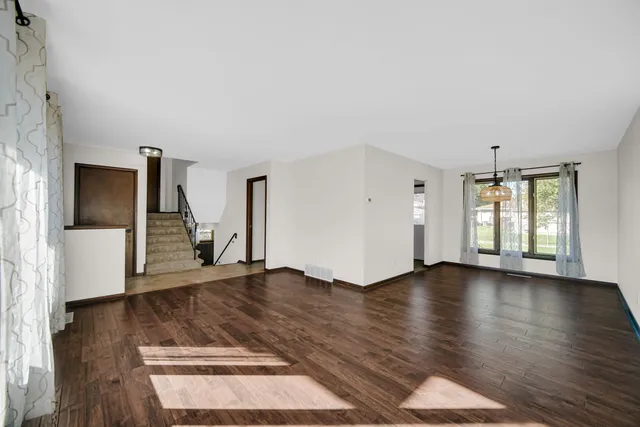 $385,000 | 8760 Madison Avenue, Munster, IN 46321