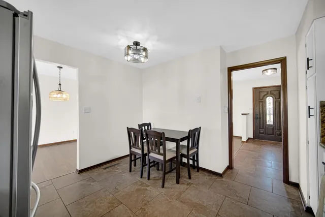 $385,000 | 8760 Madison Avenue, Munster, IN 46321