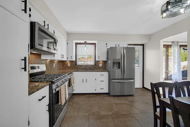 $385,000 | 8760 Madison Avenue, Munster, IN 46321