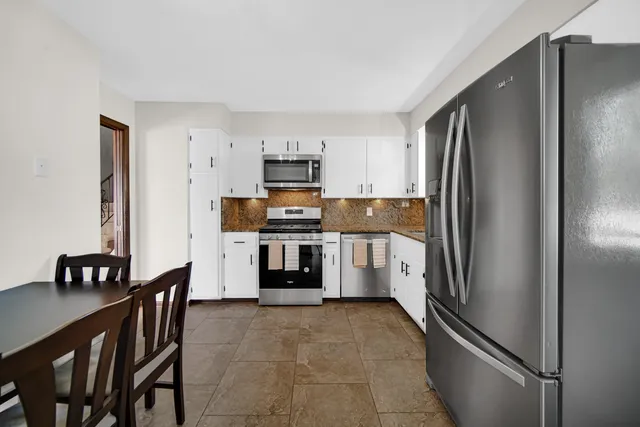 $385,000 | 8760 Madison Avenue, Munster, IN 46321