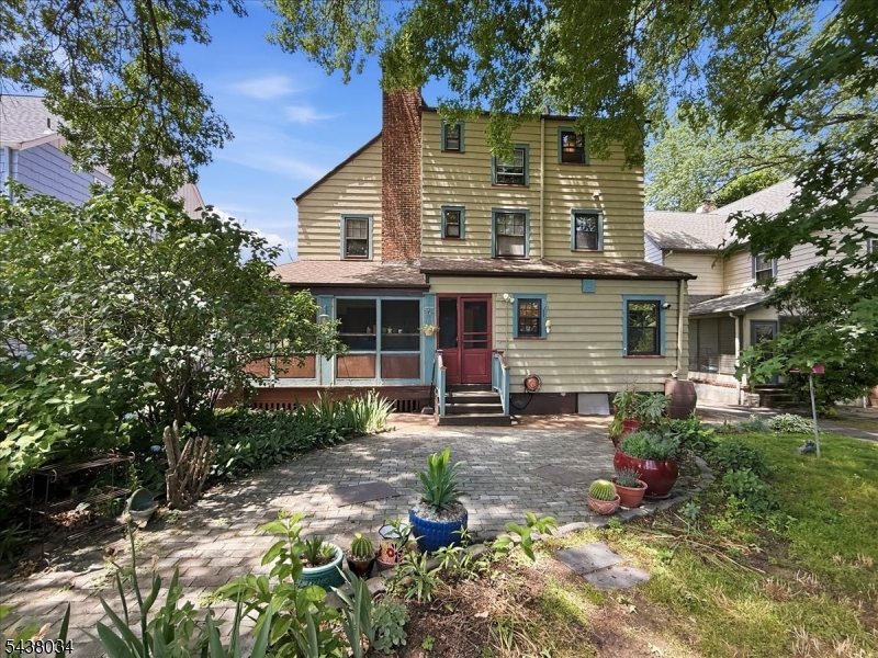18 Burroughs Way Maplewood, NJ 07040 - Photo 37 of 42