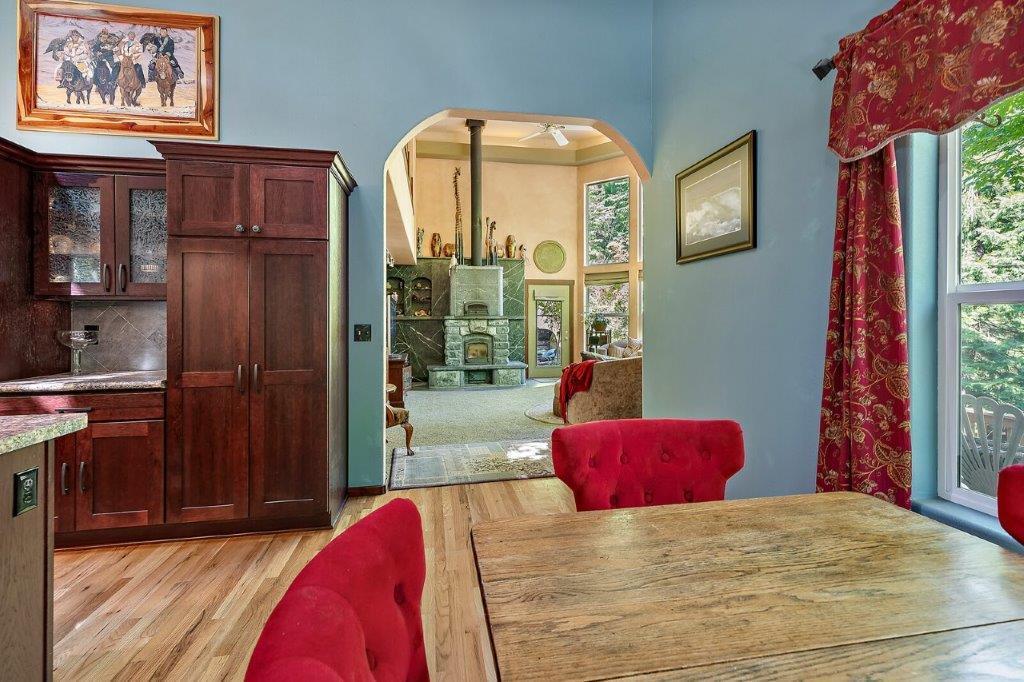 10190 Wagner Creek Road Talent, OR 97540 - Photo 16 of 57 r