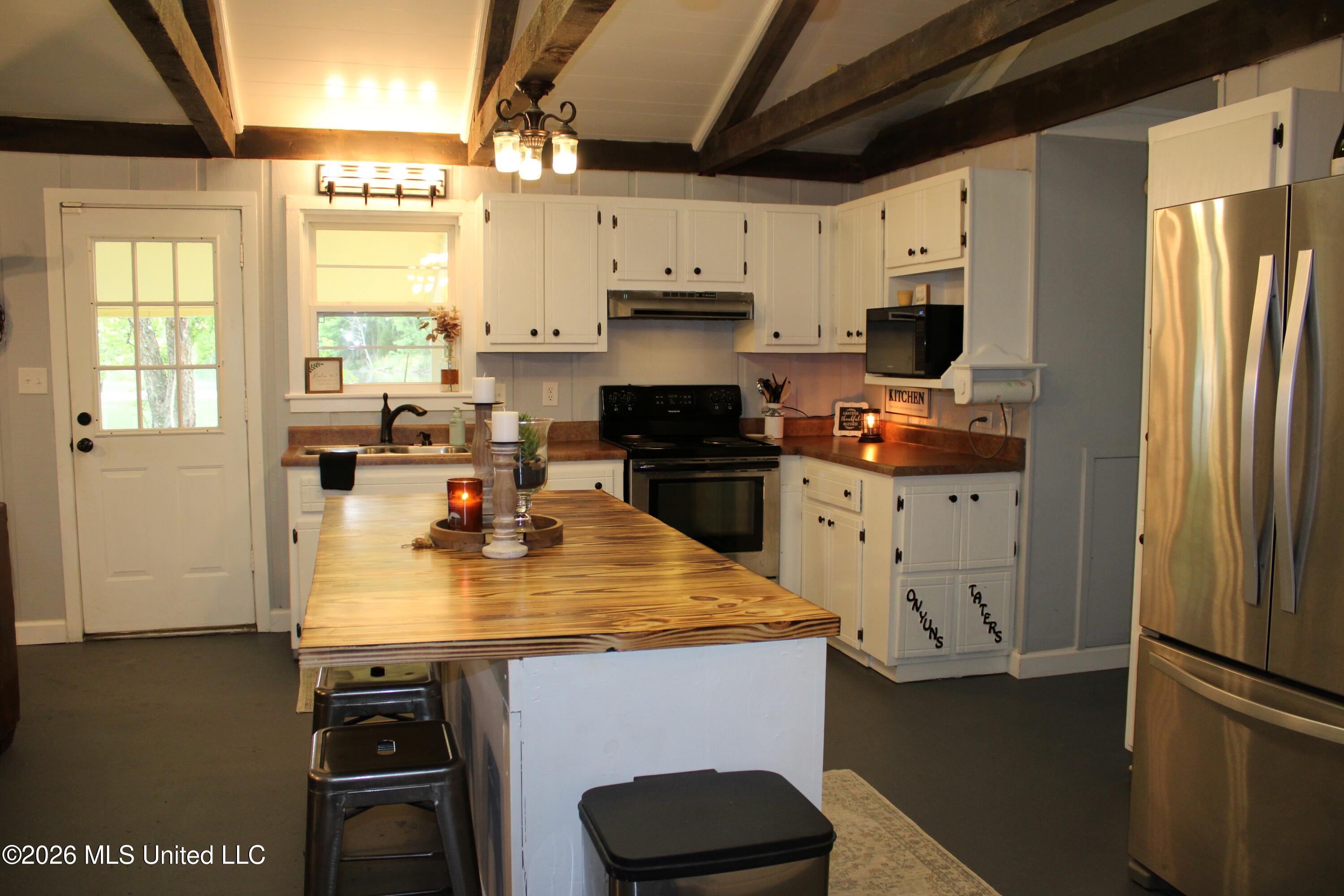 531 Pepper Tree Lane Senatobia, MS 38668 - Photo 11 of 20 Kitchen