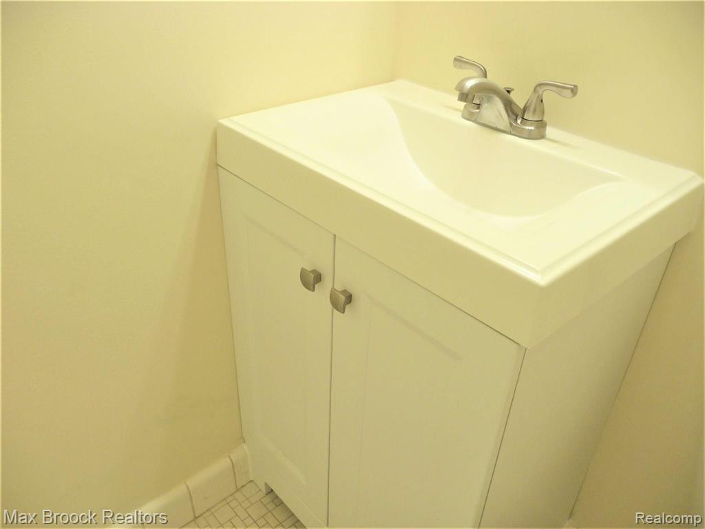 1155 Derby Road Birmingham, MI 48009 - Photo 13 of 14