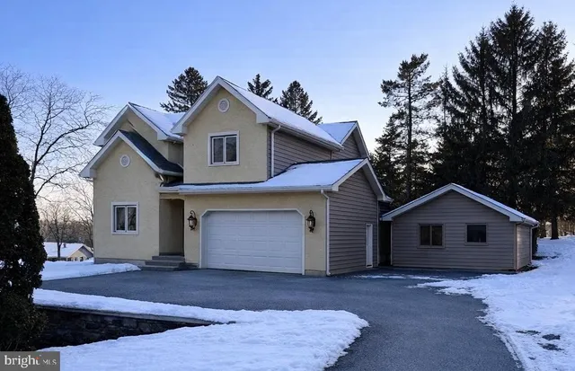 $479,900 | 216 North Charlotte Street, Manheim, PA 17545