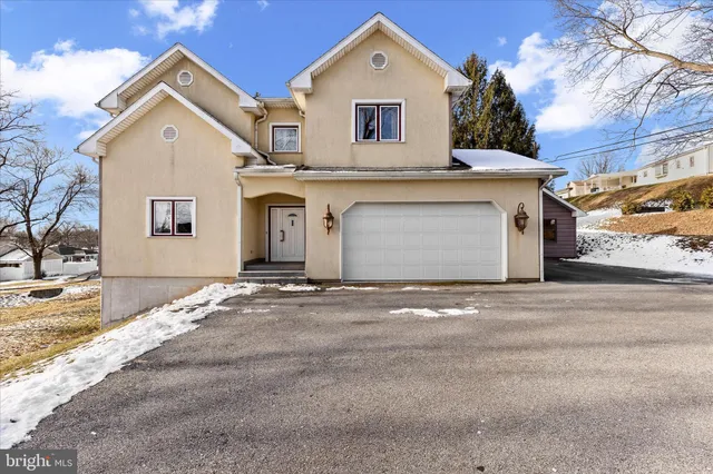 $479,900 | 216 North Charlotte Street, Manheim, PA 17545