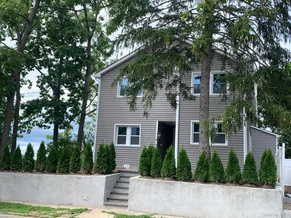 $2,850 | 71 Lannon Place, Unit D, Port Washington, NY 11050