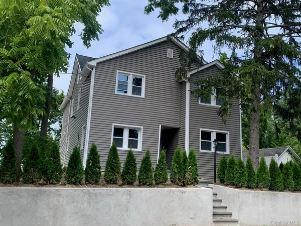 $2,850 | 71 Lannon Place, Unit D, Port Washington, NY 11050