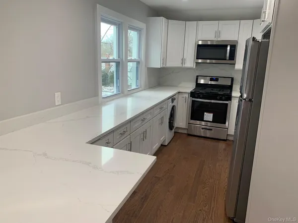 $2,850 | 71 Lannon Place, Unit D, Port Washington, NY 11050