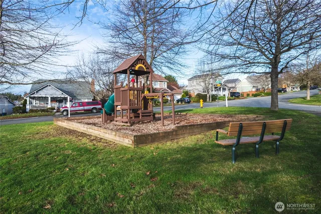 $490,000 | 970 Southwest Upland Court, Oak Harbor, WA 98277