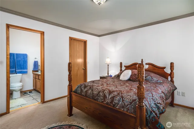 $490,000 | 970 Southwest Upland Court, Oak Harbor, WA 98277