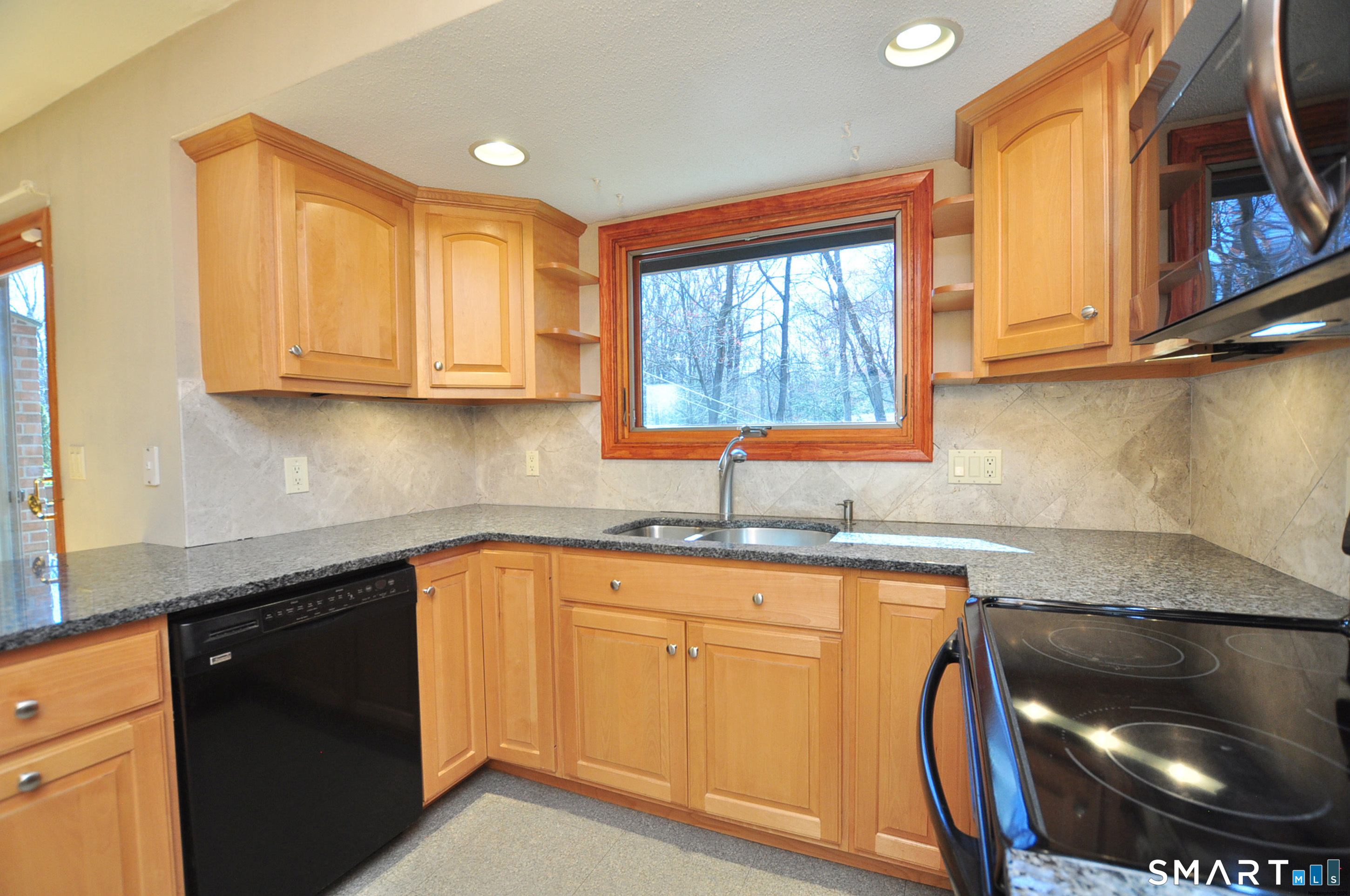 19 West Woods Road Burlington, CT 06013 - Photo 13 of 40