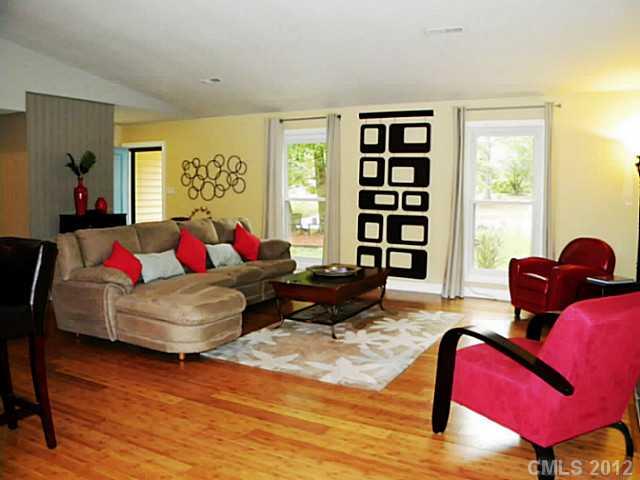 6211 Ropley Court Charlotte, NC 28211 - Photo 2 of 12