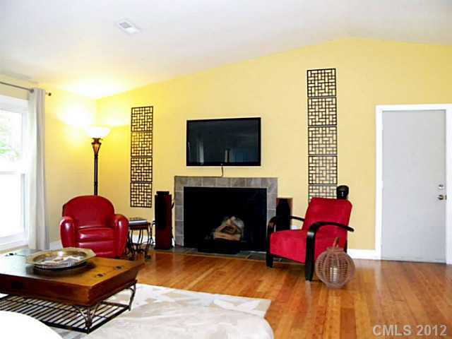 6211 Ropley Court Charlotte, NC 28211 - Photo 3 of 12