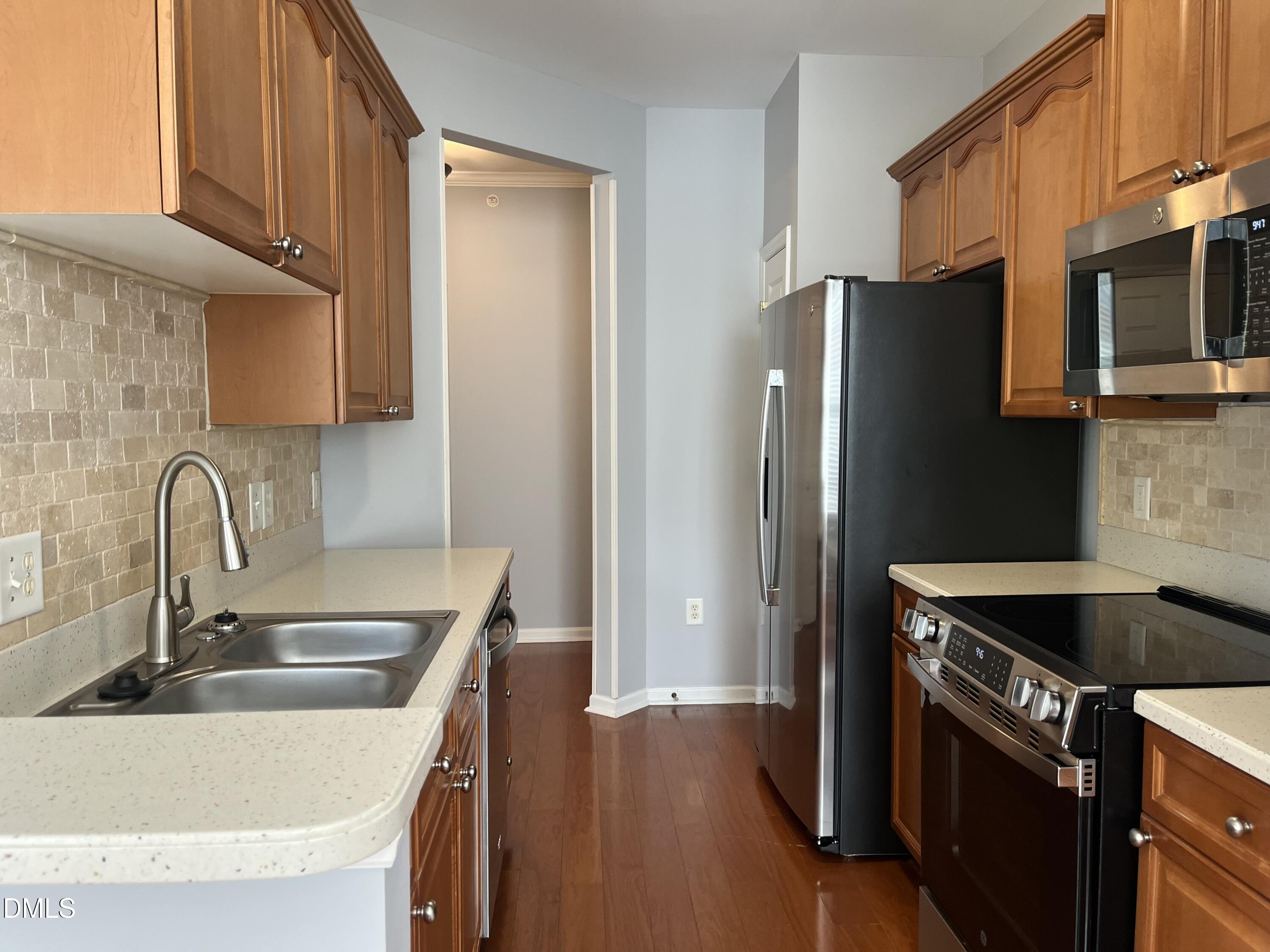 8021 Allyns Landing Way Raleigh, NC 27615 - Photo 5 of 17 7