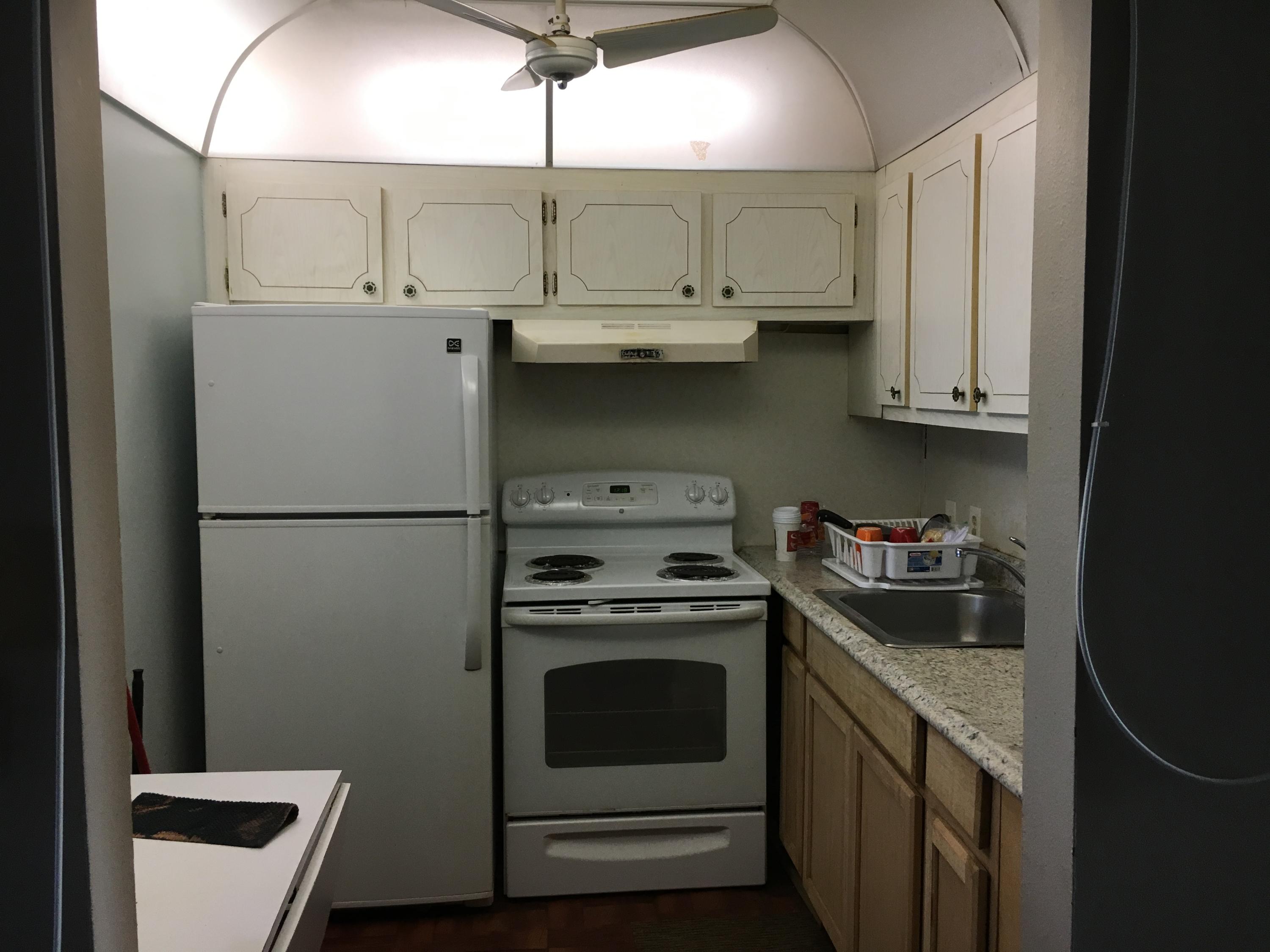 189 Mansfield East, Unit 189 Boca Raton, FL 33434 - Photo 2 of 10 Kitchen