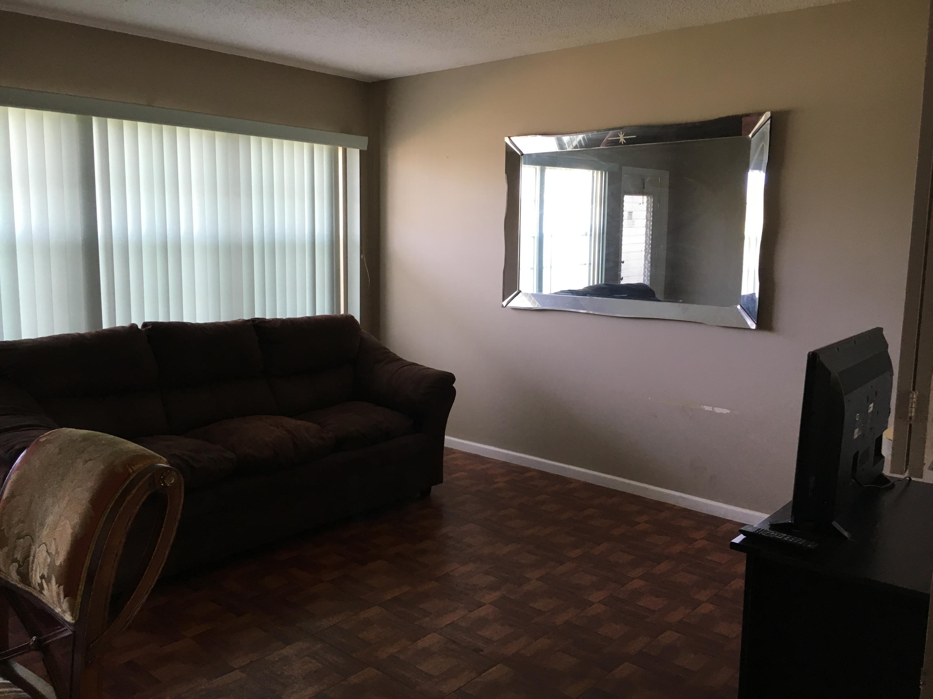189 Mansfield East, Unit 189 Boca Raton, FL 33434 - Photo 5 of 10 Living Room
