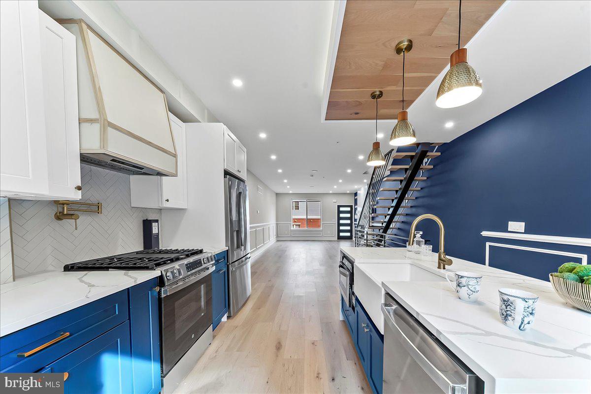 2034 Reed Street Philadelphia, PA 19146 - Photo 13 of 55 Gourmet Kitchen