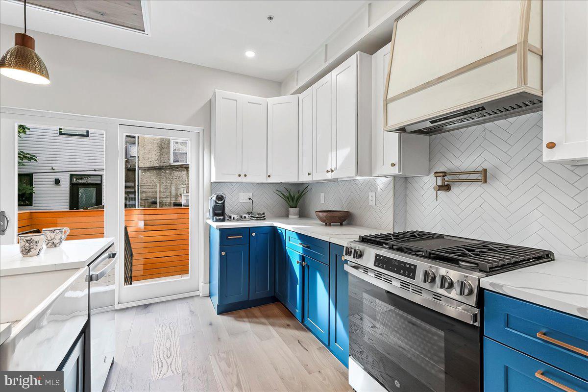2034 Reed Street Philadelphia, PA 19146 - Photo 14 of 55 Gourmet Kitchen