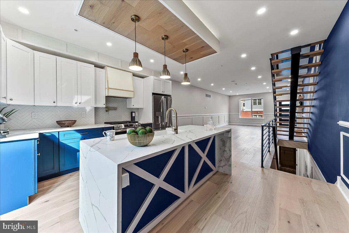 2034 Reed Street Philadelphia, PA 19146 - Photo 15 of 55 Gourmet Kitchen