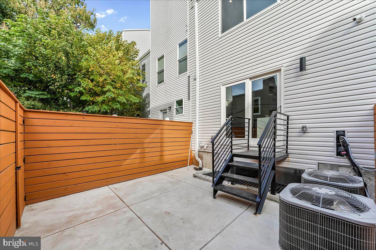 2034 Reed Street Philadelphia, PA 19146 - Photo 47 of 55 Back Patio