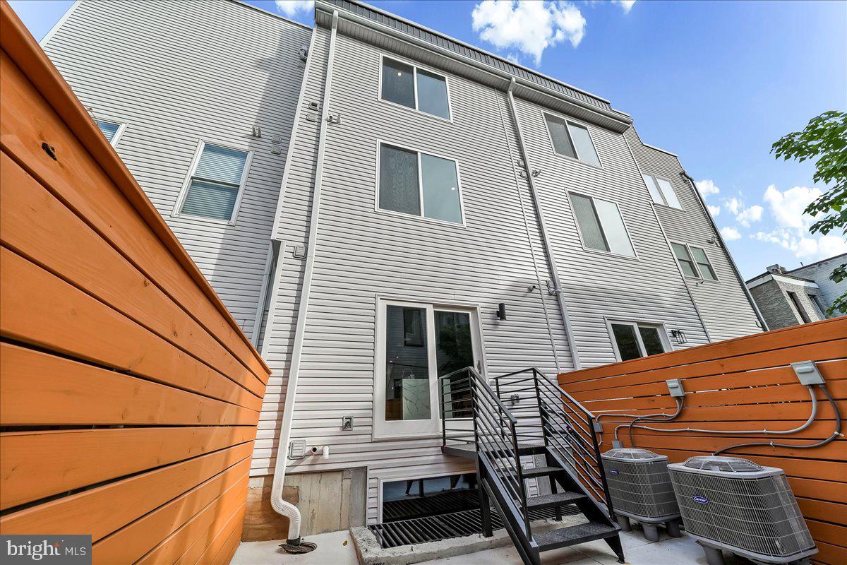 2034 Reed Street Philadelphia, PA 19146 - Photo 48 of 55 Back Patio