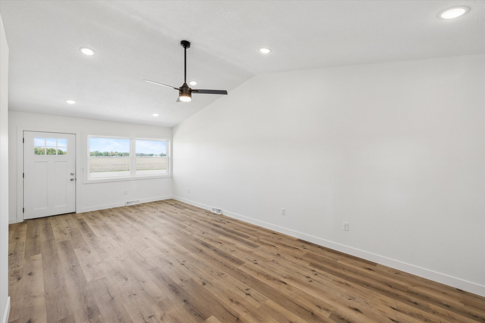 10167 Wolf Road Geneseo, IL 61254 - Photo 6 of 29