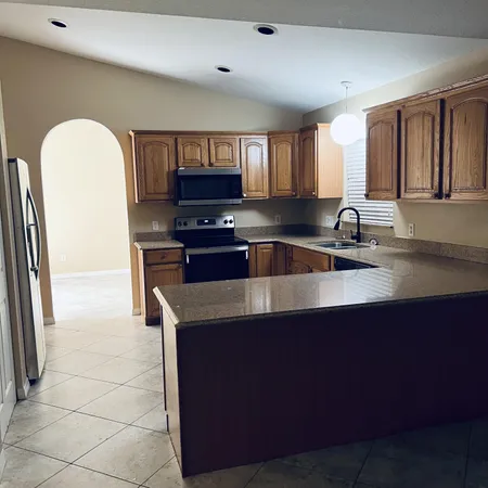$2,600 | 3107 Southeast Card Terrace, Port St. Lucie, FL 34984
