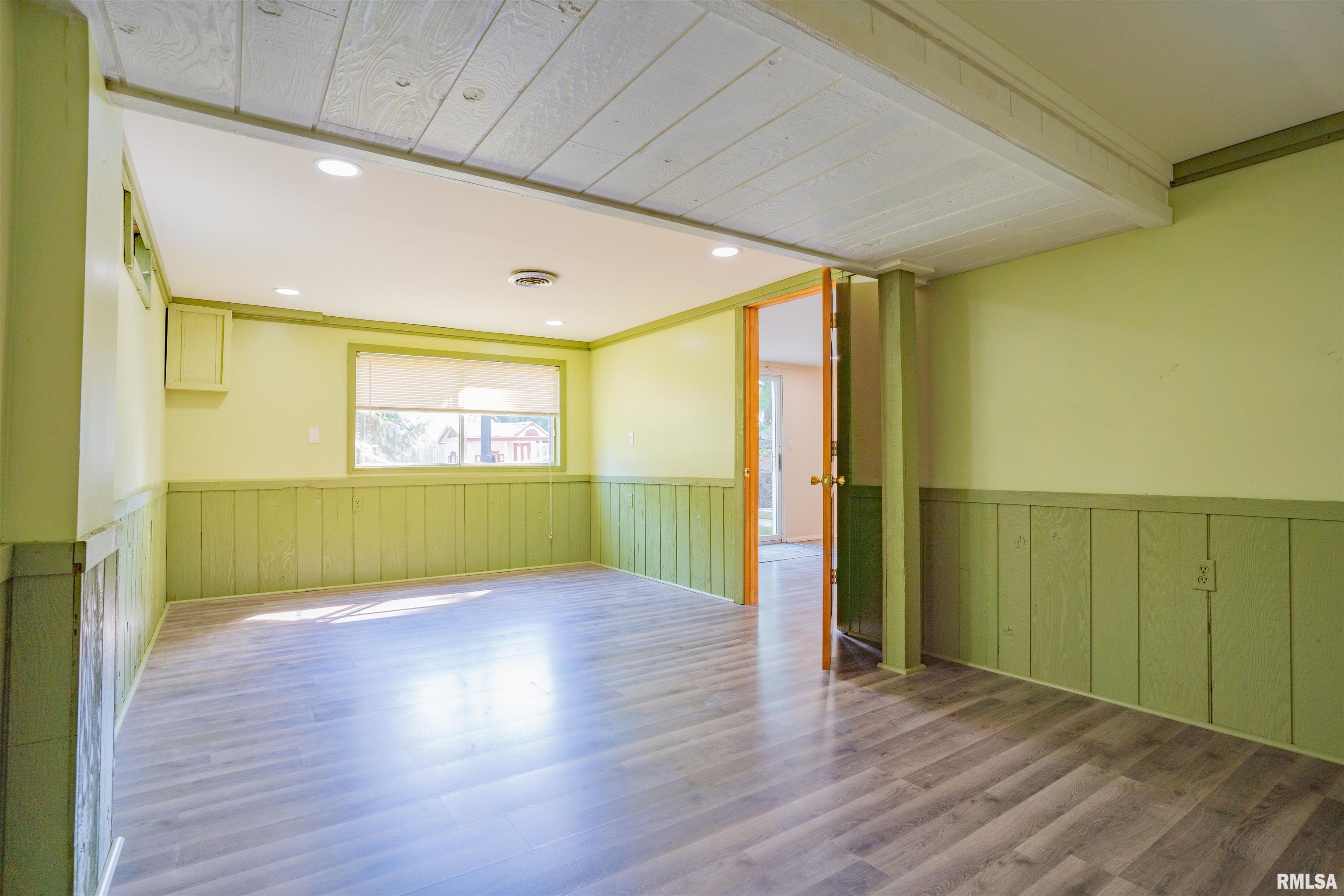 6606 North Randwick Road Peoria, IL 61615 - Photo 17 of 25 Gallery Image 17