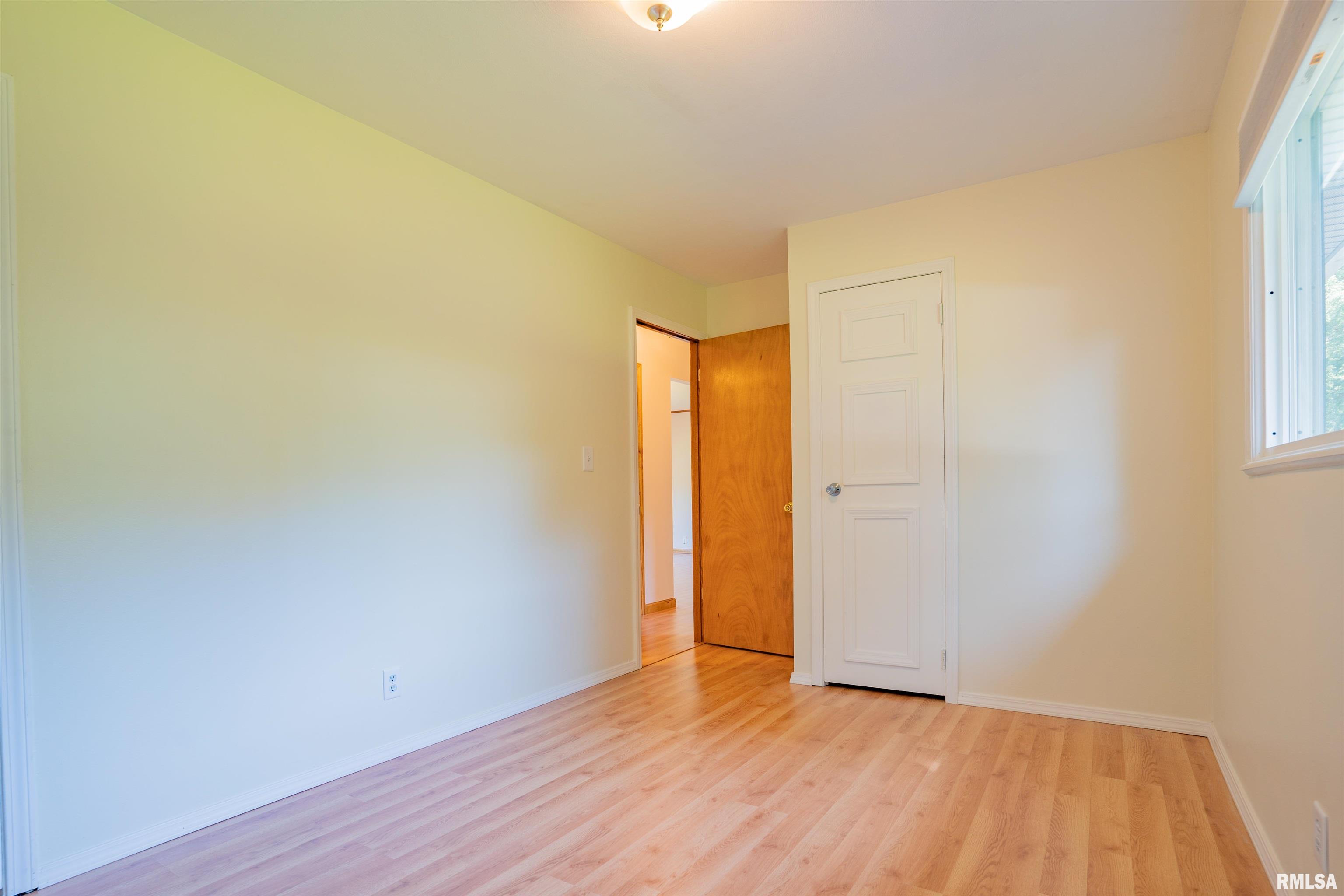 6606 North Randwick Road Peoria, IL 61615 - Photo 8 of 25 Gallery Image 8