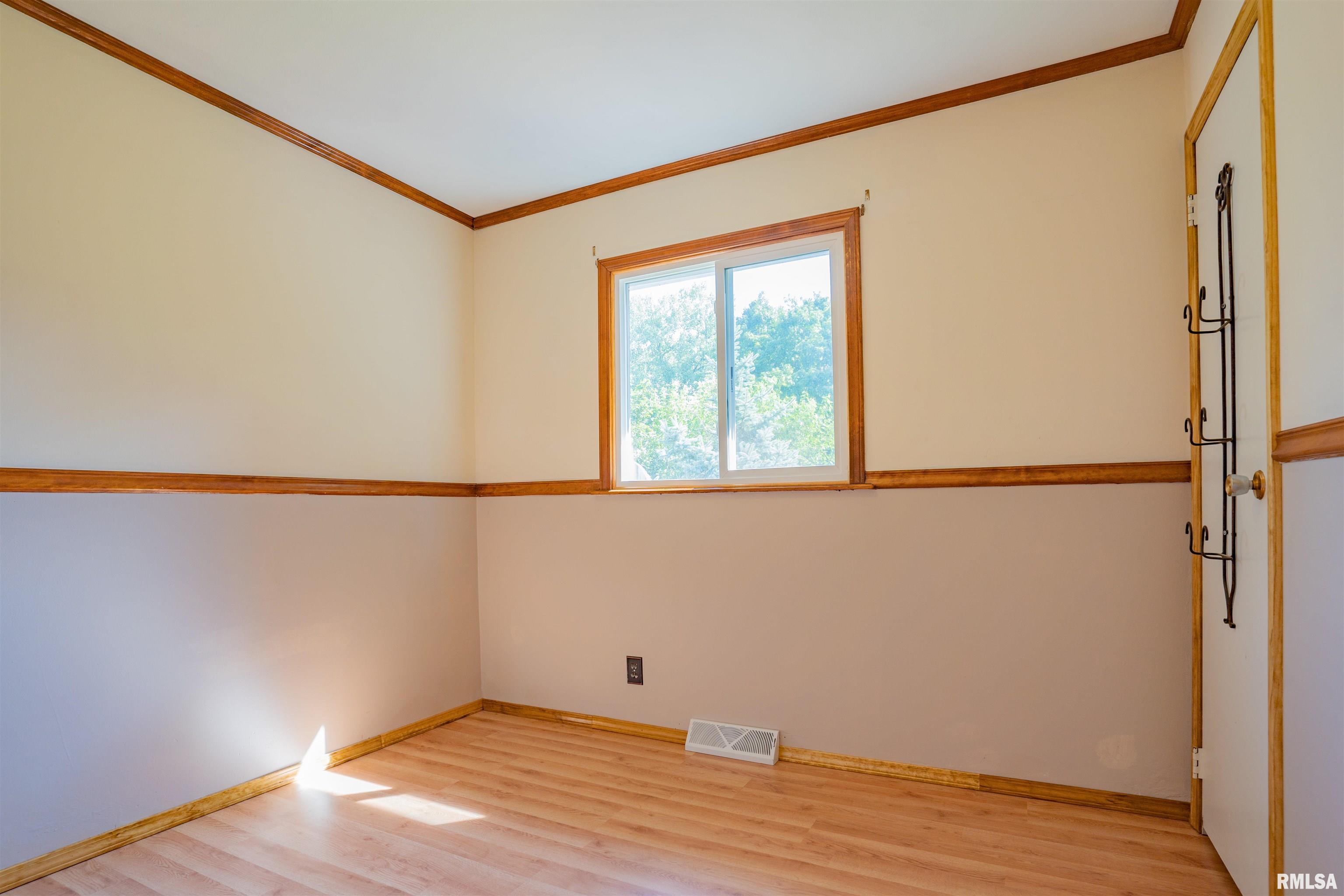 6606 North Randwick Road Peoria, IL 61615 - Photo 10 of 25 Gallery Image 10