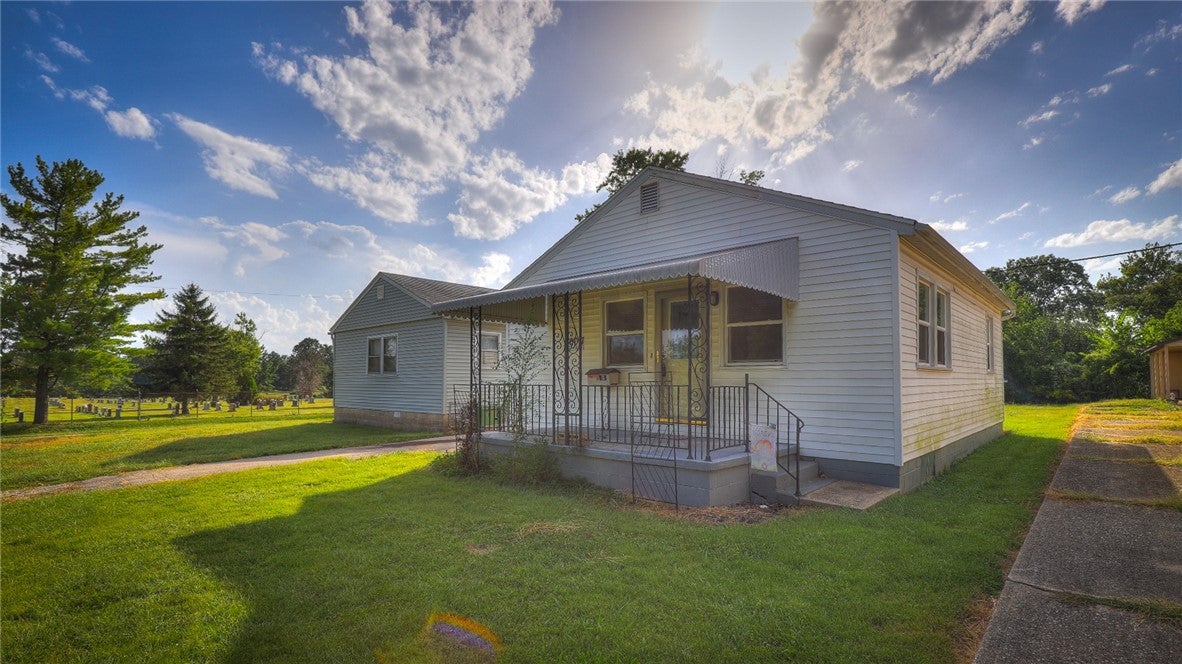 1007 North Woodlawn Avenue Decatur, IL 62522 - Photo 2 of 22 Gallery Image 2