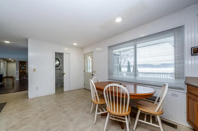 $299,900 | 4290 East Britain Avenue, Benton Harbor, MI 49022