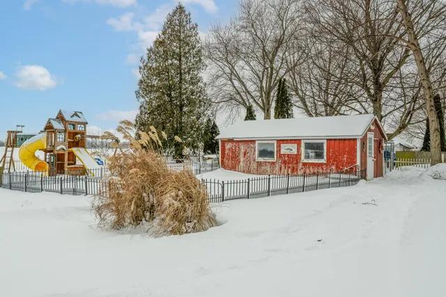 $299,900 | 4290 East Britain Avenue, Benton Harbor, MI 49022