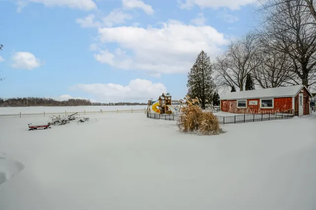 $299,900 | 4290 East Britain Avenue, Benton Harbor, MI 49022