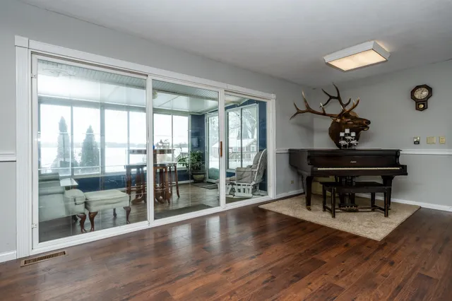 $299,900 | 4290 East Britain Avenue, Benton Harbor, MI 49022