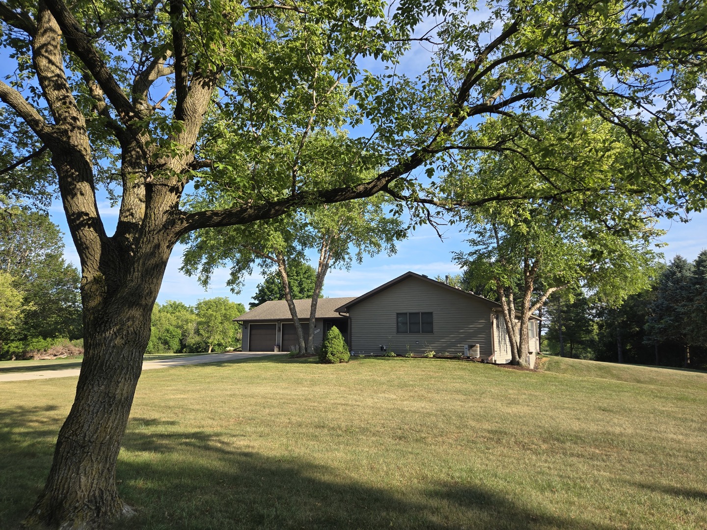 17019 Hebron Road Harvard, IL 60033 - Photo 1 of 49 Gallery Image 1