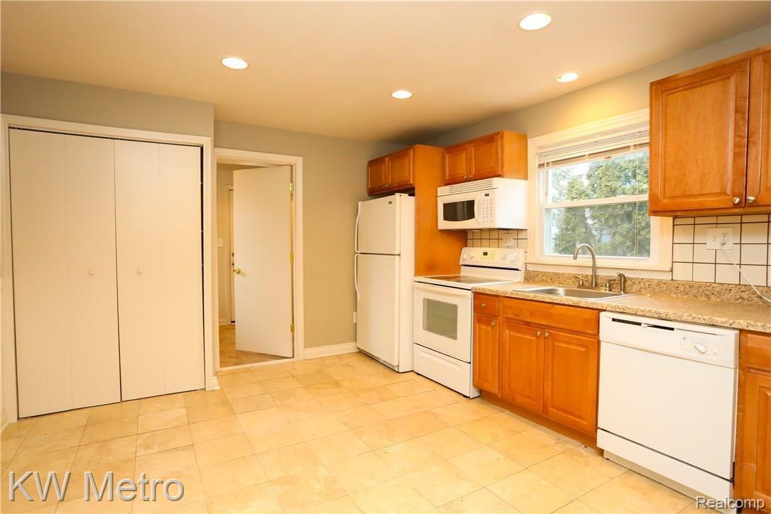 3039 Inman Street Ferndale, MI 48220 - Photo 9 of 23 Bennett-10.jpg