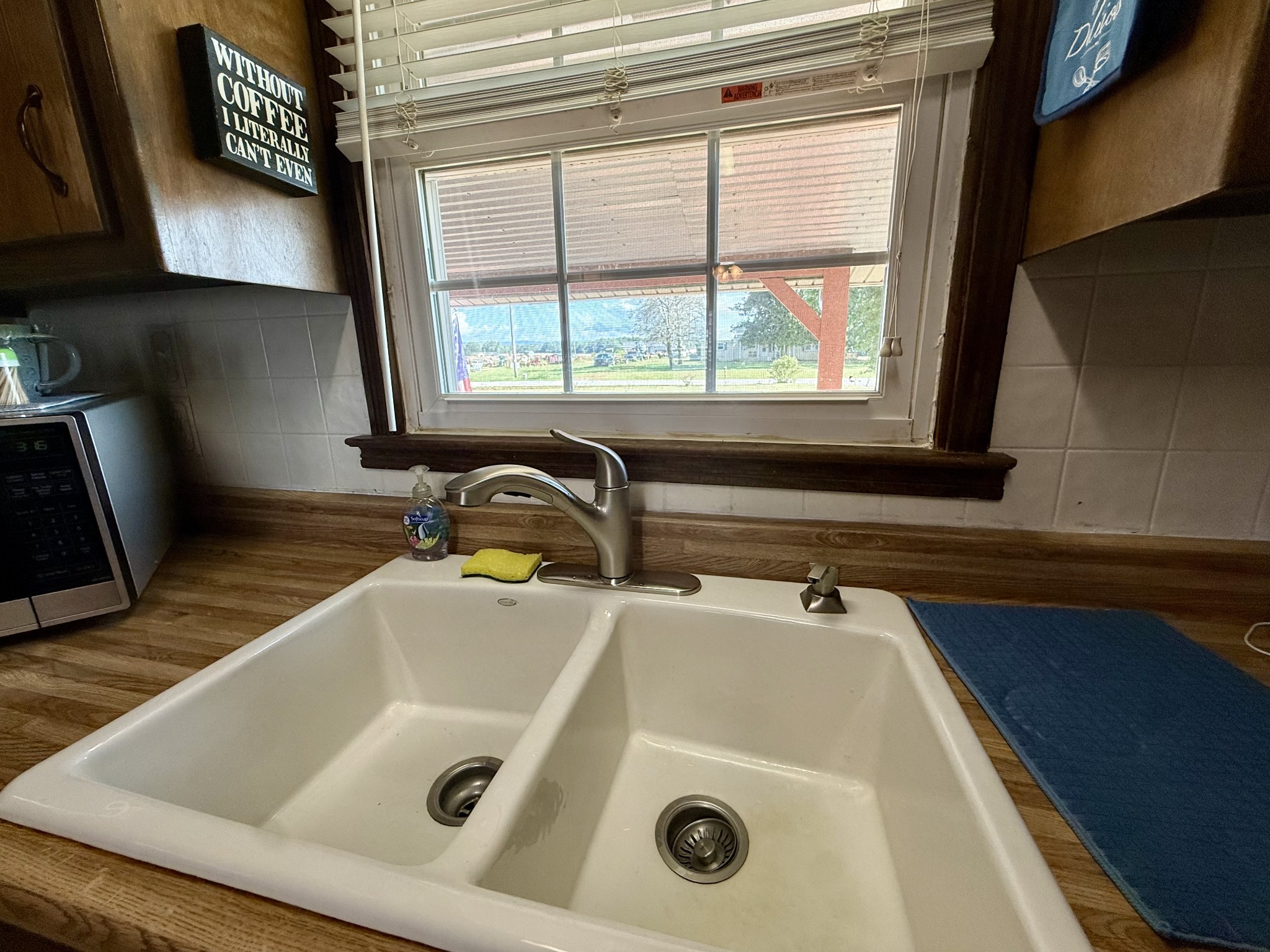 26 Water Cure Road Belvidere, TN 37306 - Photo 8 of 35 a bathroom with a sink and a window